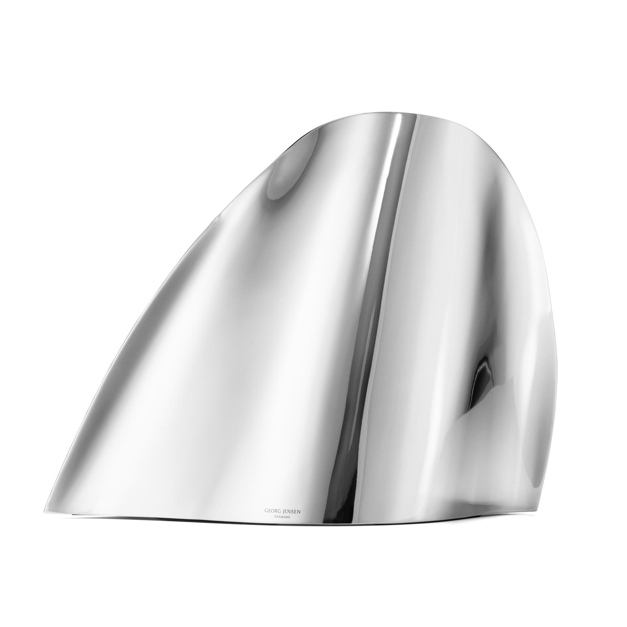 Georg Jensen Champañera Indulgence: Diseño inclinado para sostener botellas en ángulo perfecto, facilitando extracción y reemplazo, 28x15,5x22,5 cm