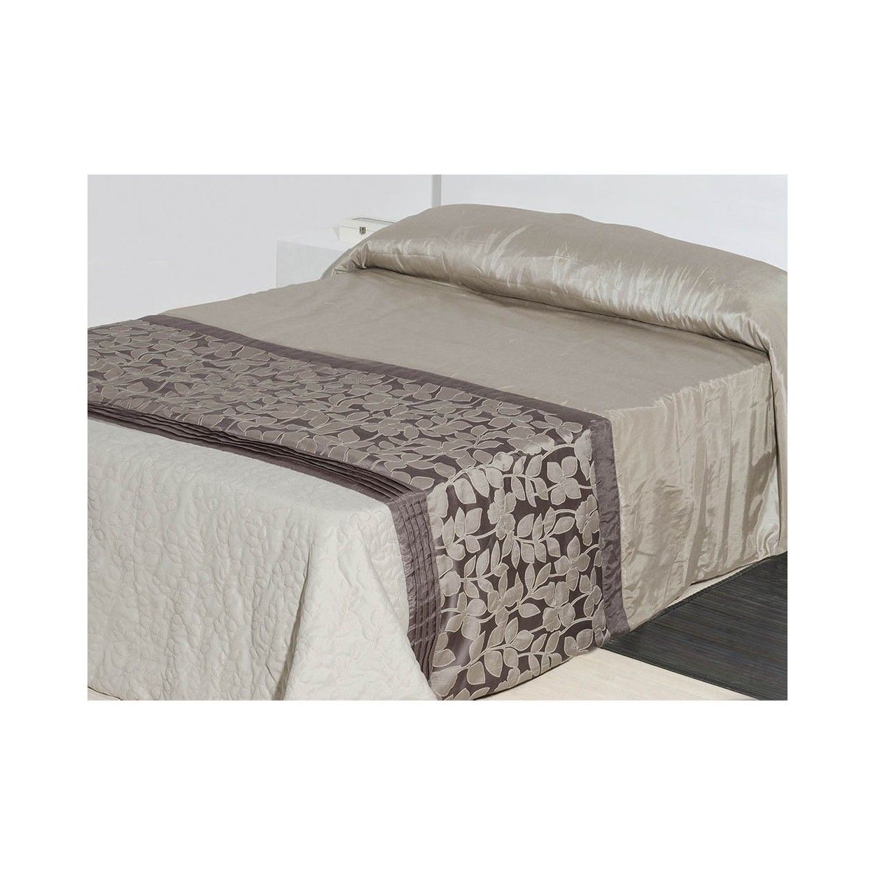 Colcha para cama de tafetán marrón floral (240x260)