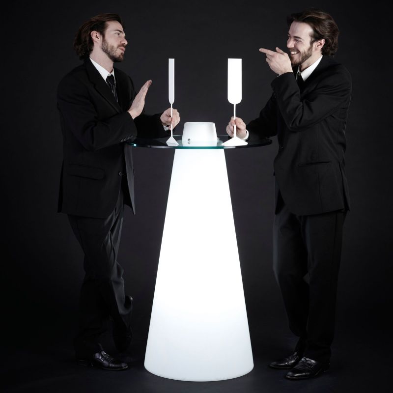 Mesa alta con luz Peak