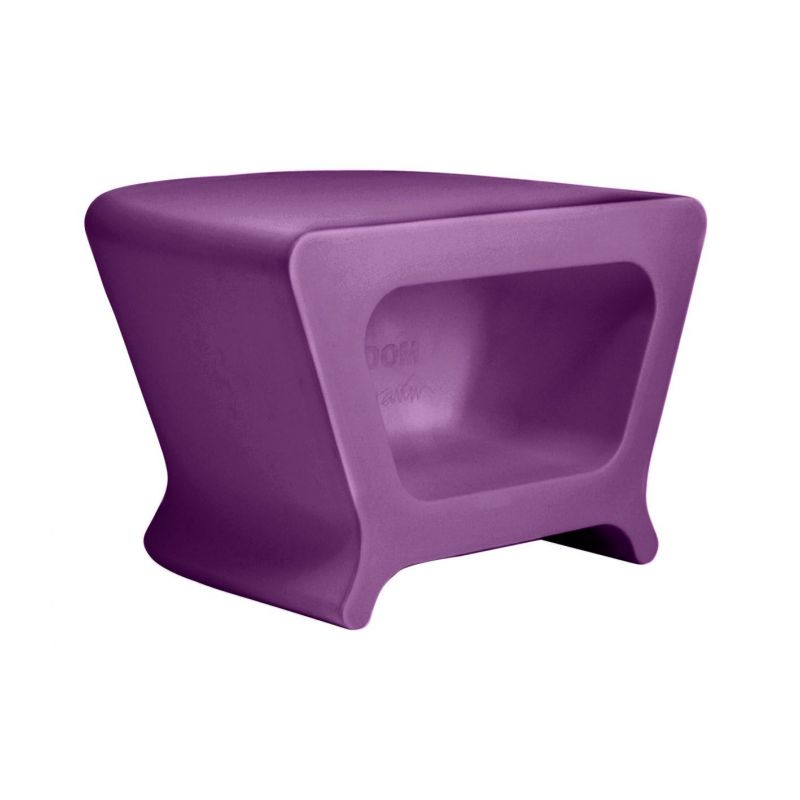 Mesa multifuncional PAL, colores vivos y formas dinámicas en tu terraza