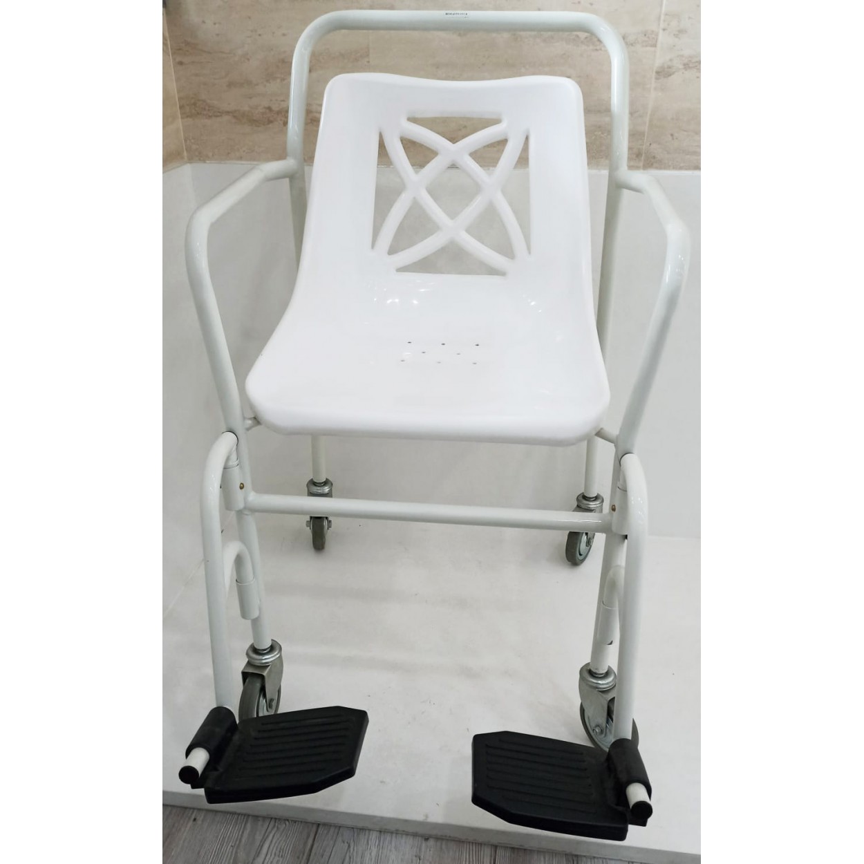 SILLA CON RUEDAS PARA DUCHA