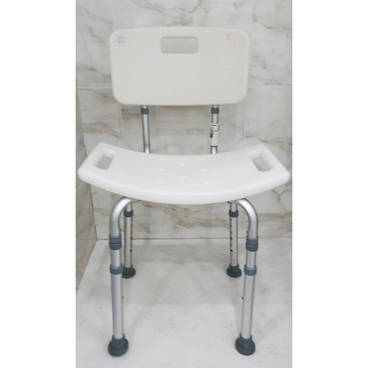 TABURETE CON RESPALDO PARA DUCHA